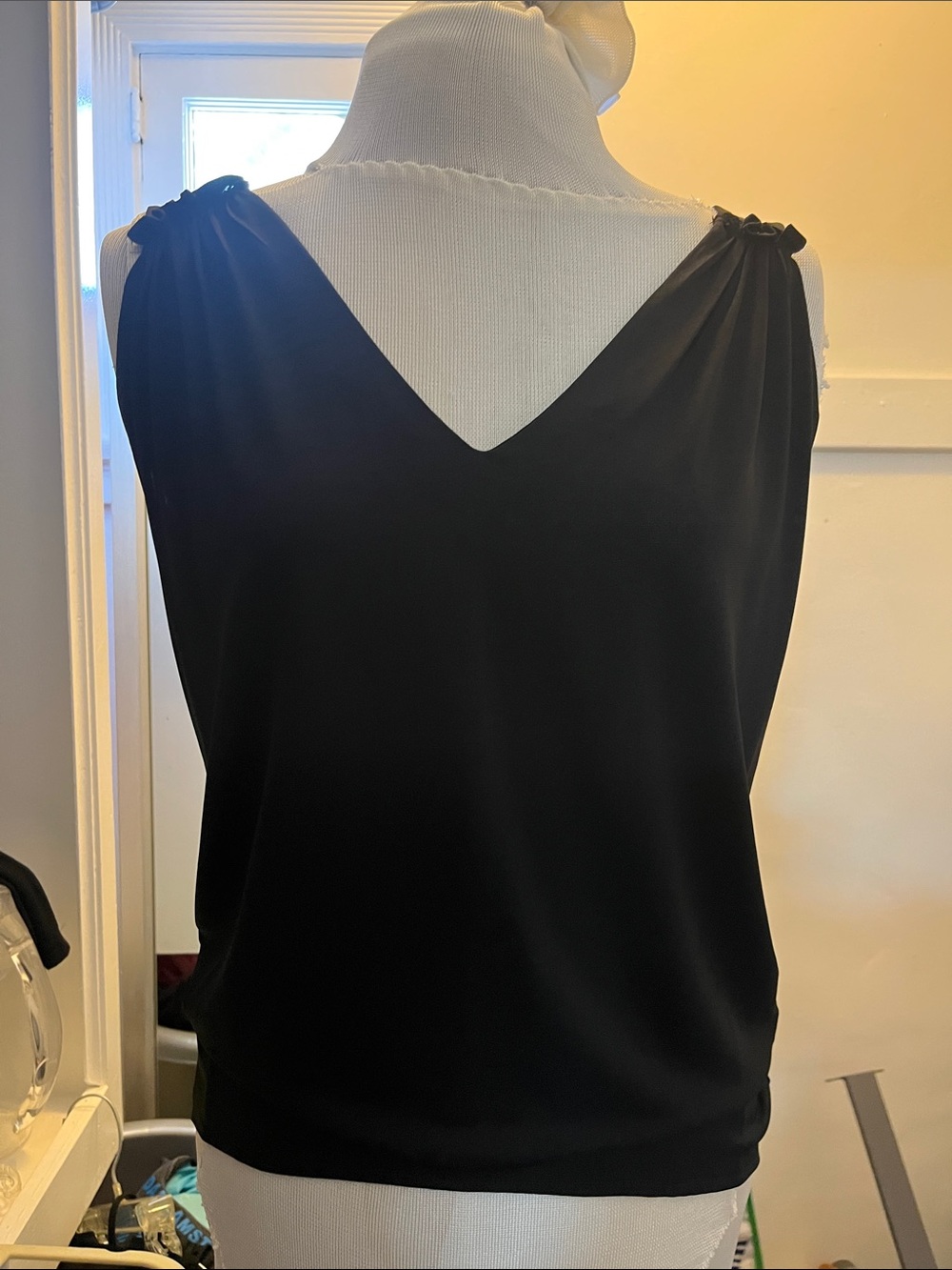 Zara Black V-Neck Sleeveless Camisole